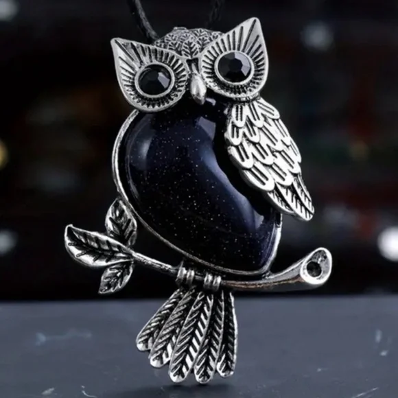 09 🖤 Blue Sandstone Natural Crystal Owl Healing Stone Pendant Necklace - Picture 1 of 3